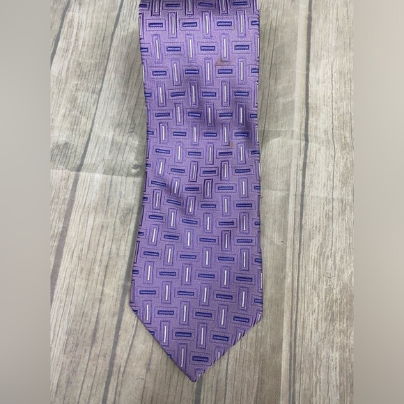 Covington Purple Geometric Mens 61” Long 3 1/2” Wide Silk Necktie - Picture 2 of 6